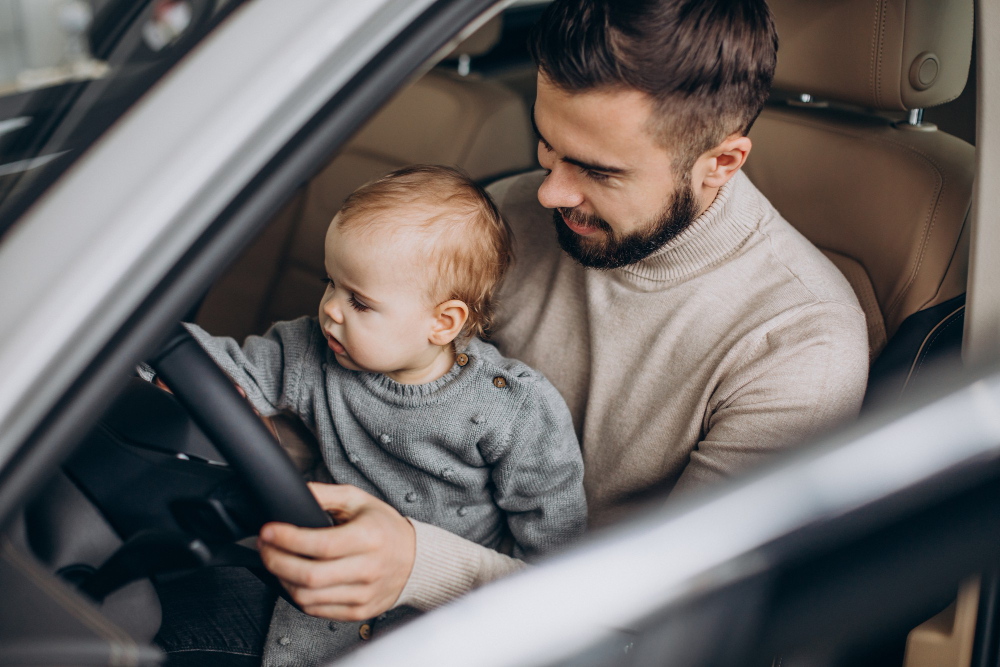 Paaukštinimas vaikui automobilyje: kada laikas paaukštinimo kėdutei?